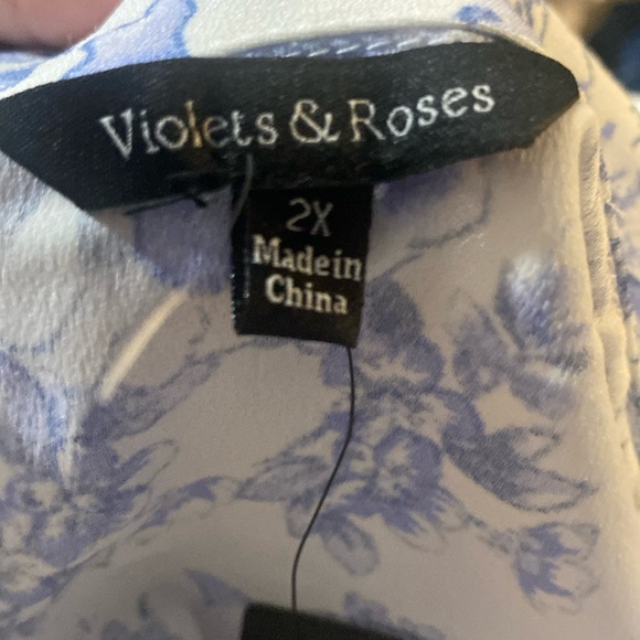 Violets & Roses Stitch Fix Oprah Short Sleeve Wrap Blouse, Blue White Floral, 2X - Picture 5 of 8